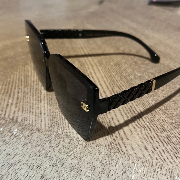 CHANEL Accessories - New CHANEL Elegant Auth.Black Sunglasses all accessories included